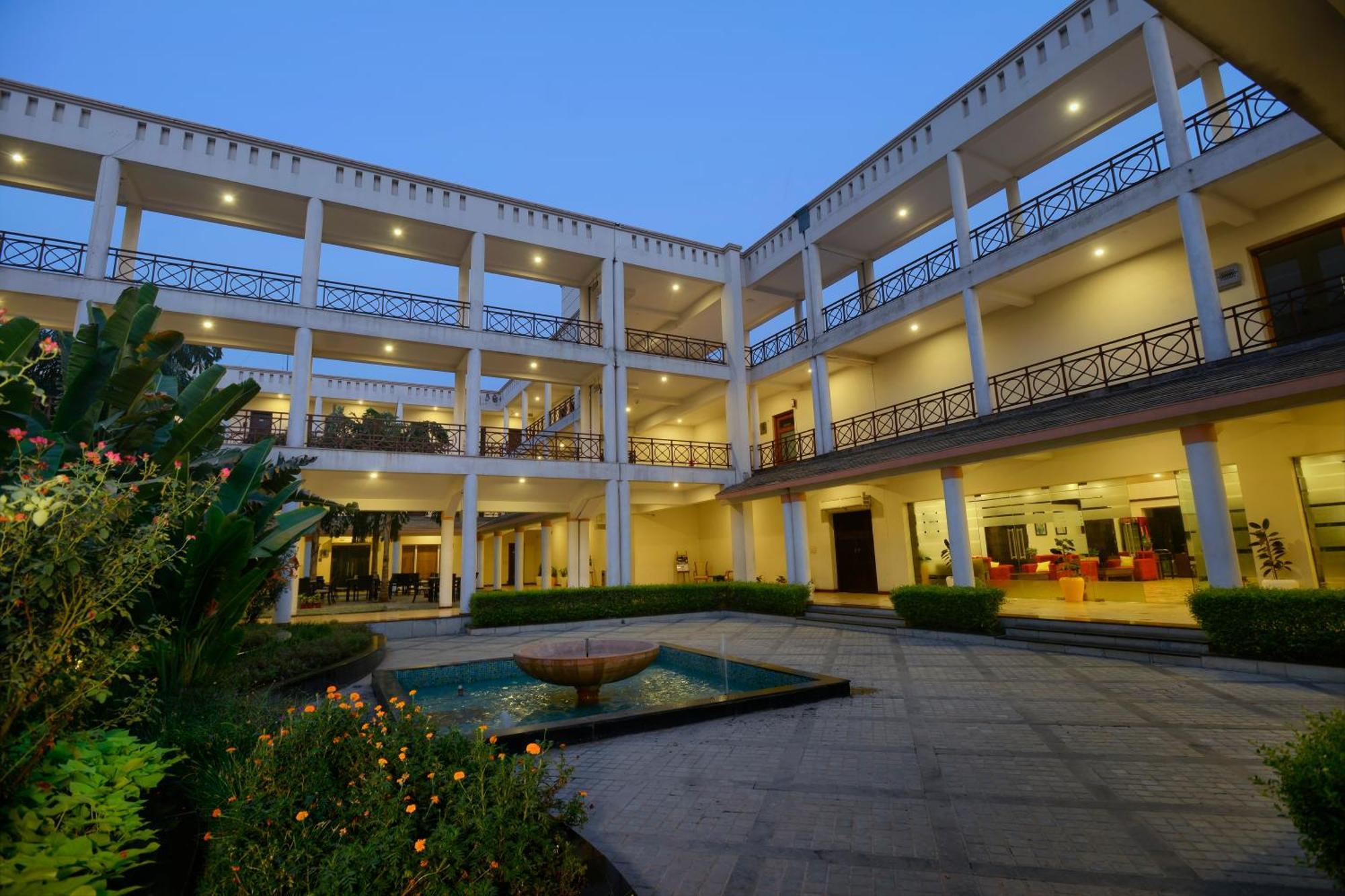 Treehouse Hotel Club & Spa Dharuhera Екстер'єр фото
