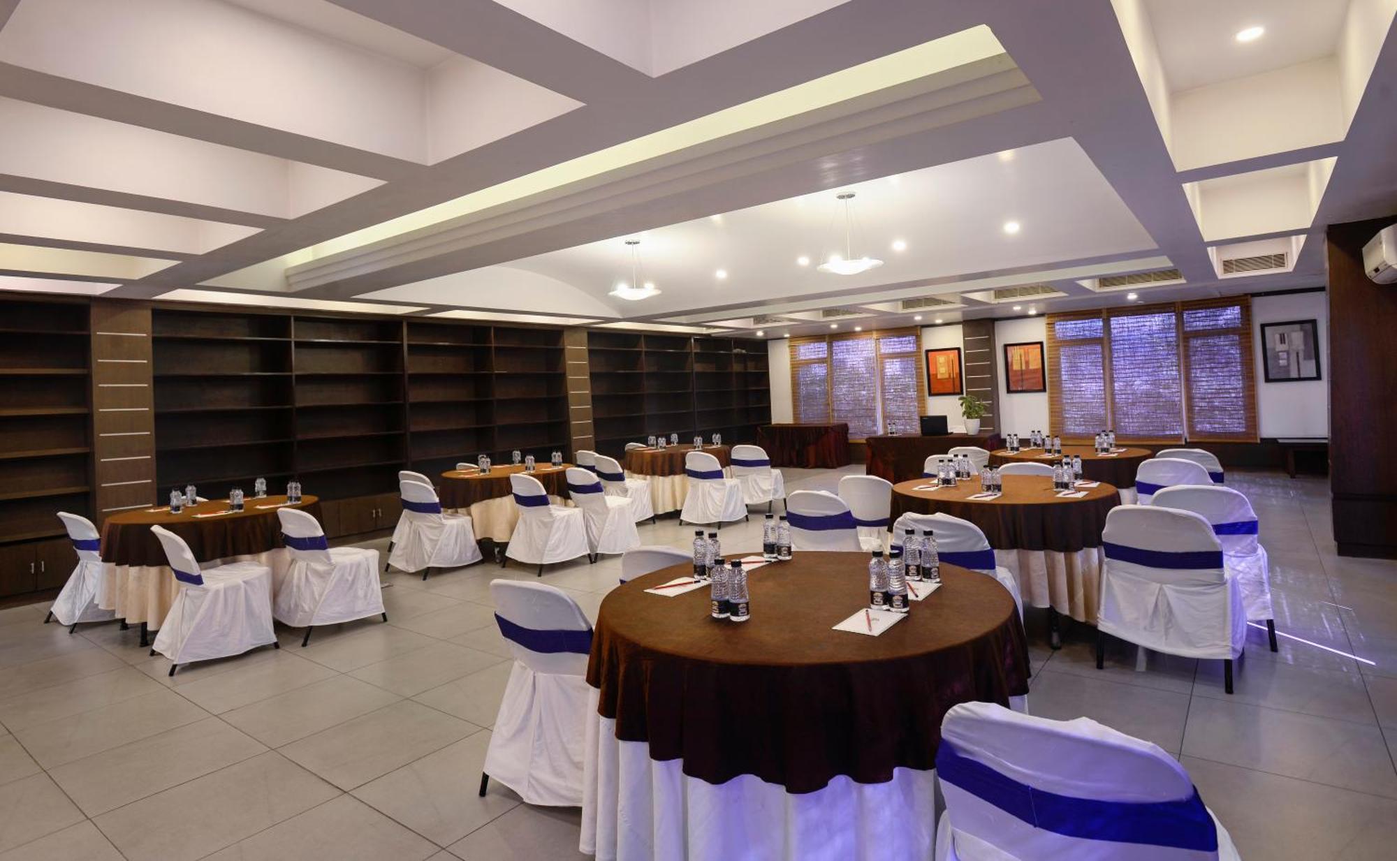 Treehouse Hotel Club & Spa Dharuhera Екстер'єр фото